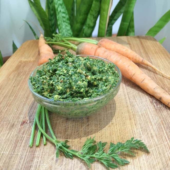 Pesto de hojas de zanahoria