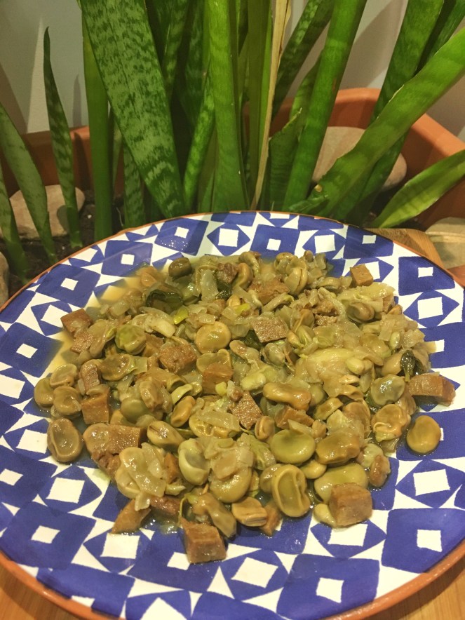 Habas a la catalana veganas